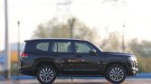 Toyota-land-cruiser-gxr-4.0l-side-view