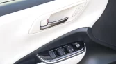 TOYOTA CROWN HYBRID interior (3)